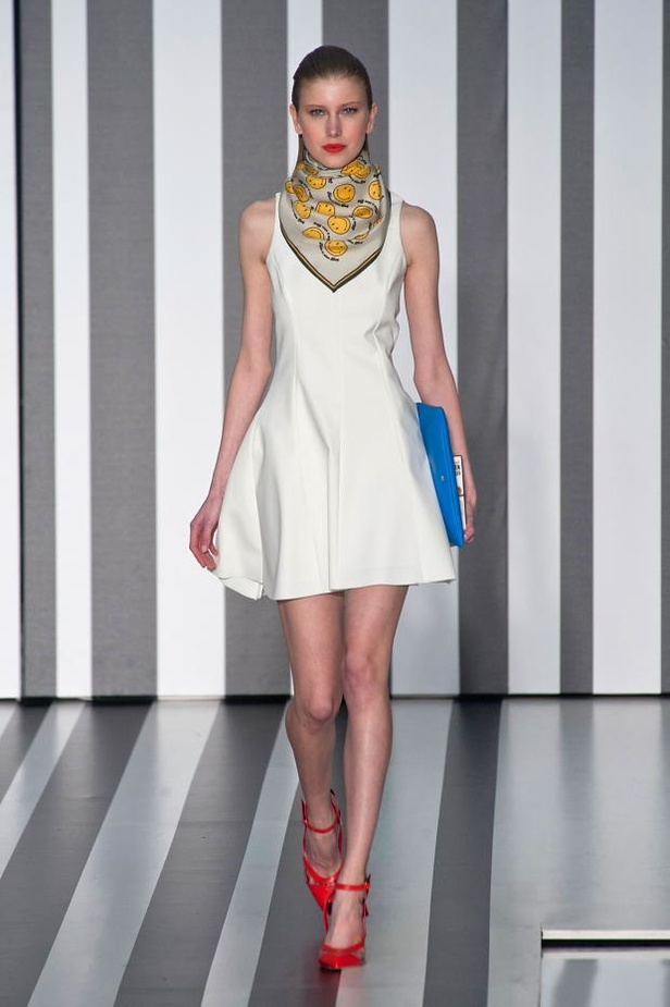 Anya Hindmarch... تصميم واحد يكسر القواعد