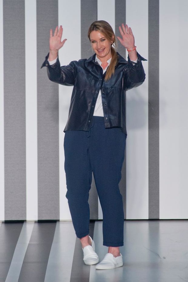 Anya Hindmarch... تصميم واحد يكسر القواعد