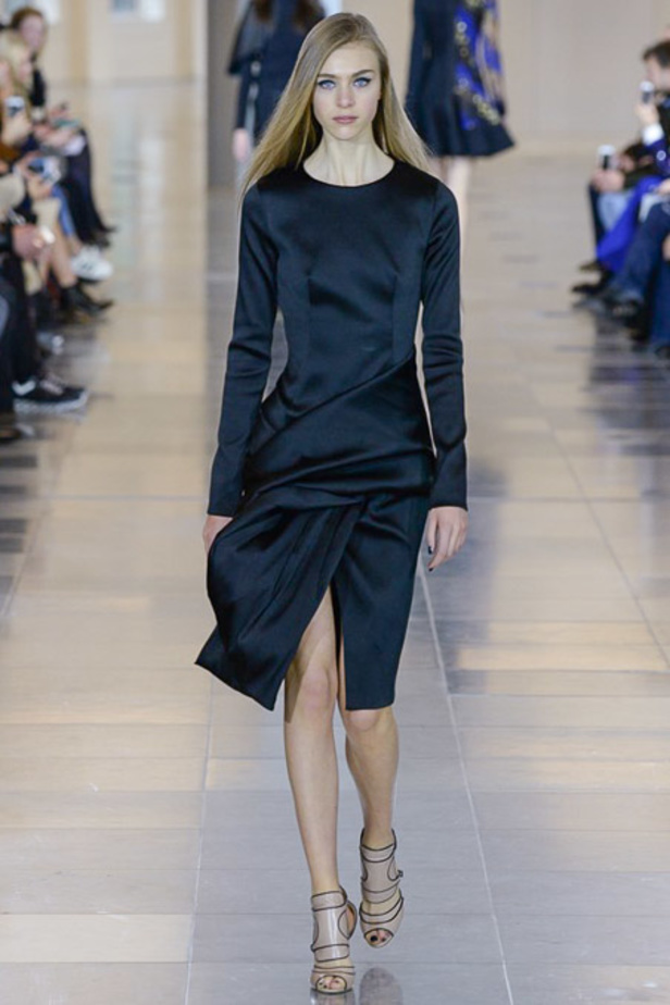 مجموعة Antonio Berardi لمحبات القصات الهندسية