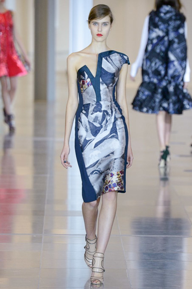 مجموعة Antonio Berardi لمحبات القصات الهندسية