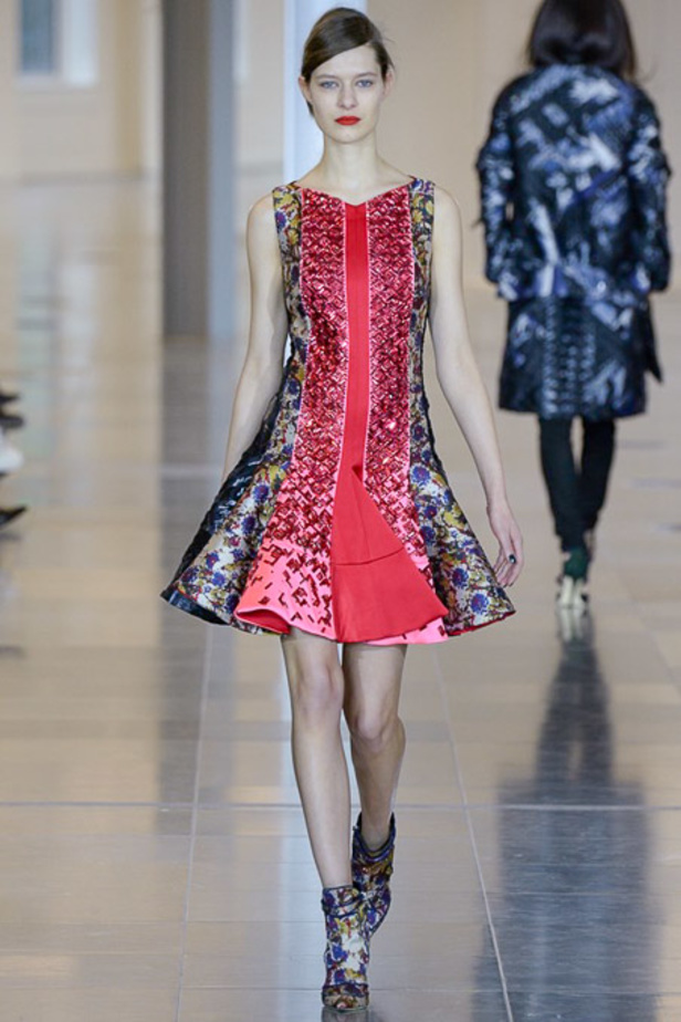 مجموعة Antonio Berardi لمحبات القصات الهندسية