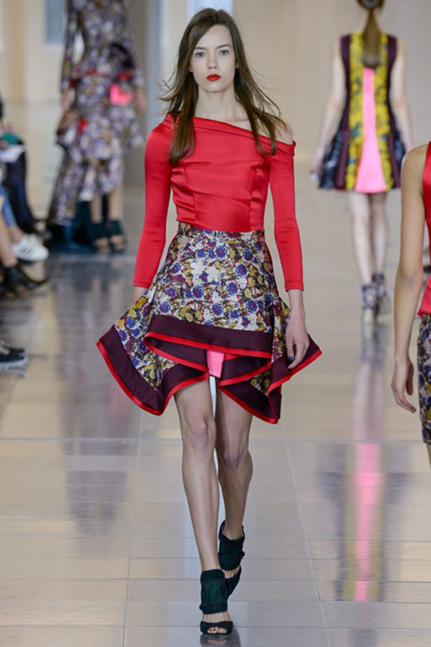 مجموعة Antonio Berardi لمحبات القصات الهندسية