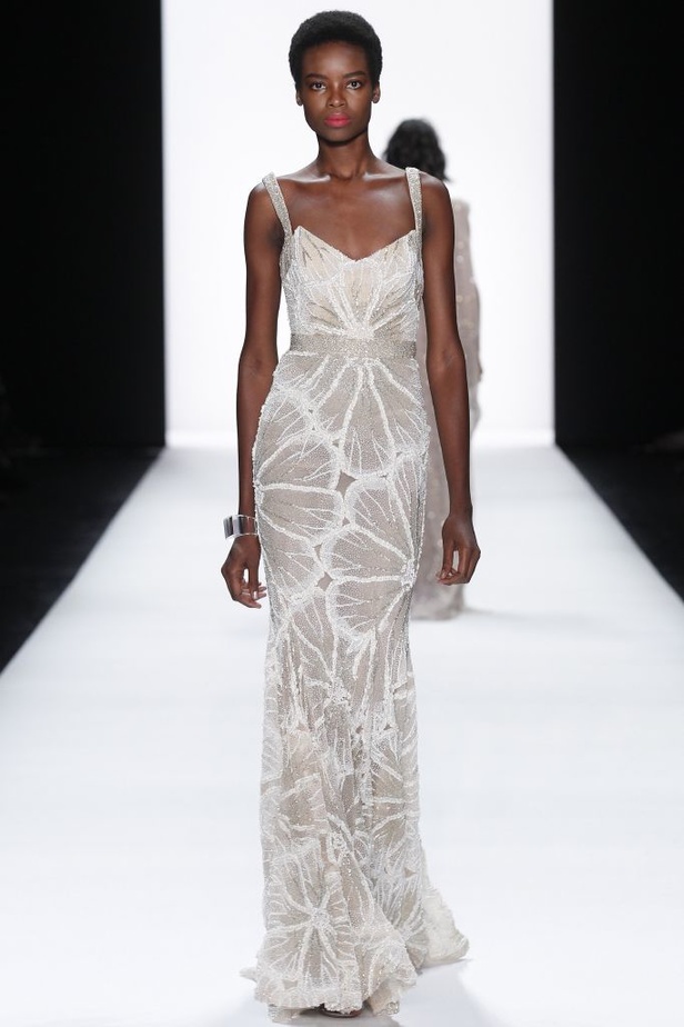 Badgley Mischka رونق السجادة الحمراء في الخمسينيات!