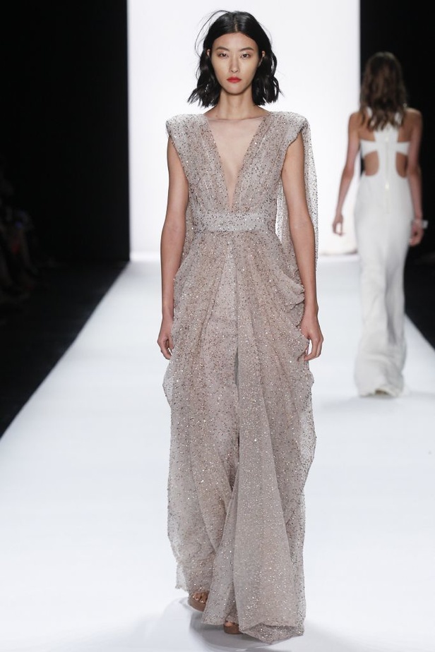 Badgley Mischka رونق السجادة الحمراء في الخمسينيات!