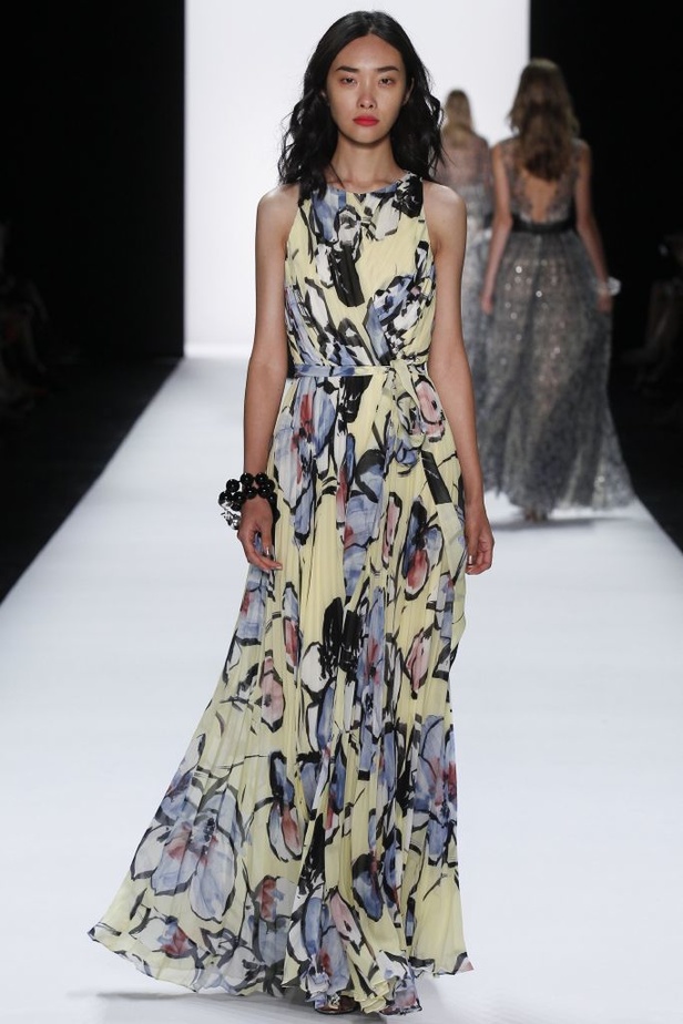 Badgley Mischka رونق السجادة الحمراء في الخمسينيات!