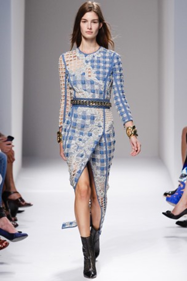 Balmain ..ربيع يبحث عن الدفء