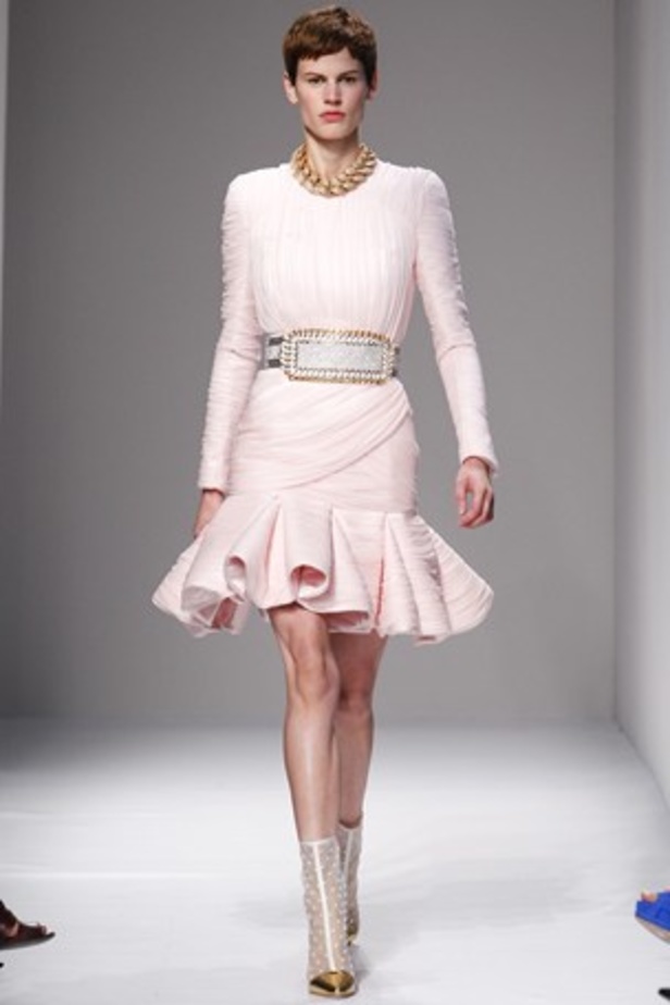 Balmain ..ربيع يبحث عن الدفء