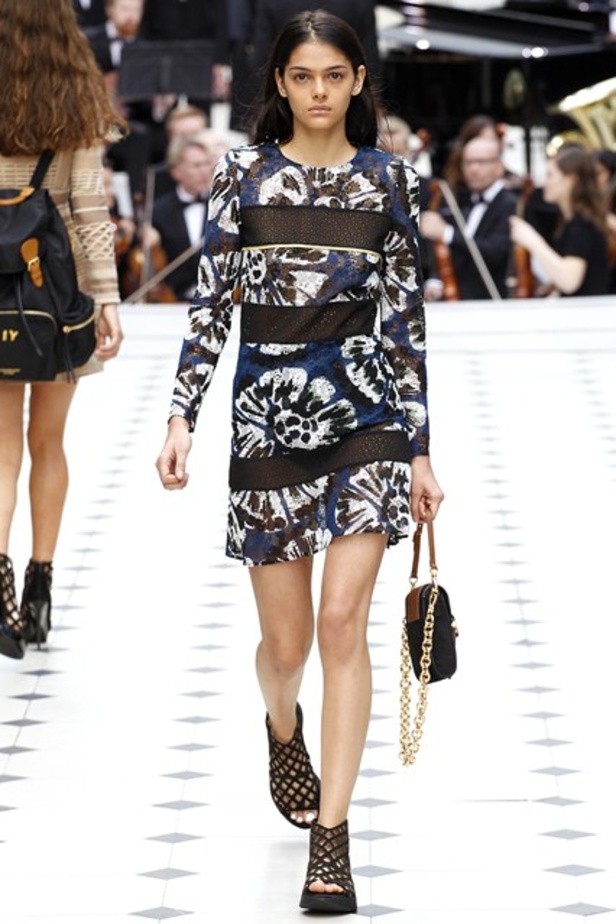 مجموعة Burberry لربيع و صيف 2016