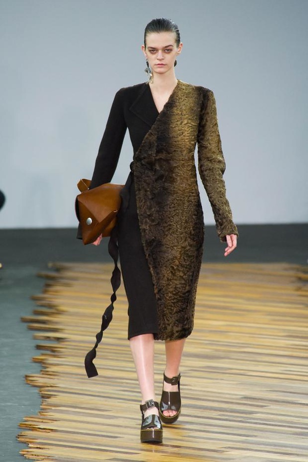 Celine... أزياء عملية لإطلالاتك اليومية