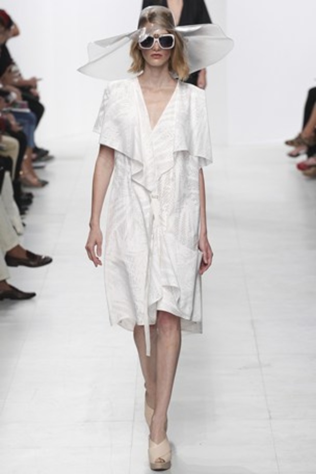 Chalayan .. هكذا يكون الصيف 