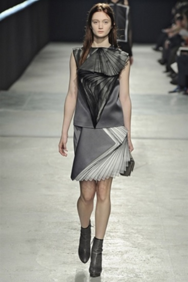 مجموعة Christopher Kane لخريف شتاء 2014 تغرّد خارج السرب