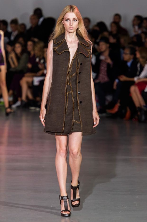 Costume National .. الحرية المتطورة