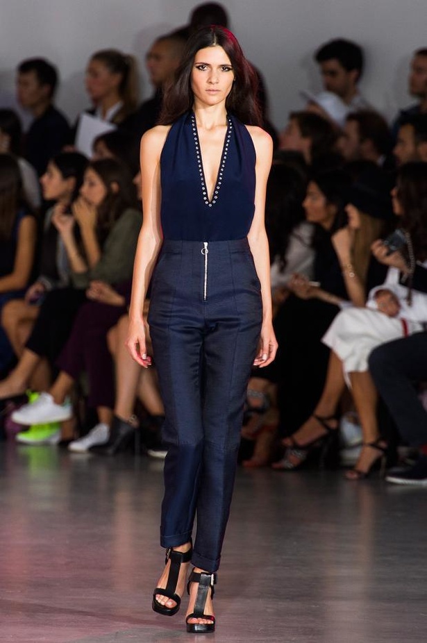 Costume National .. الحرية المتطورة