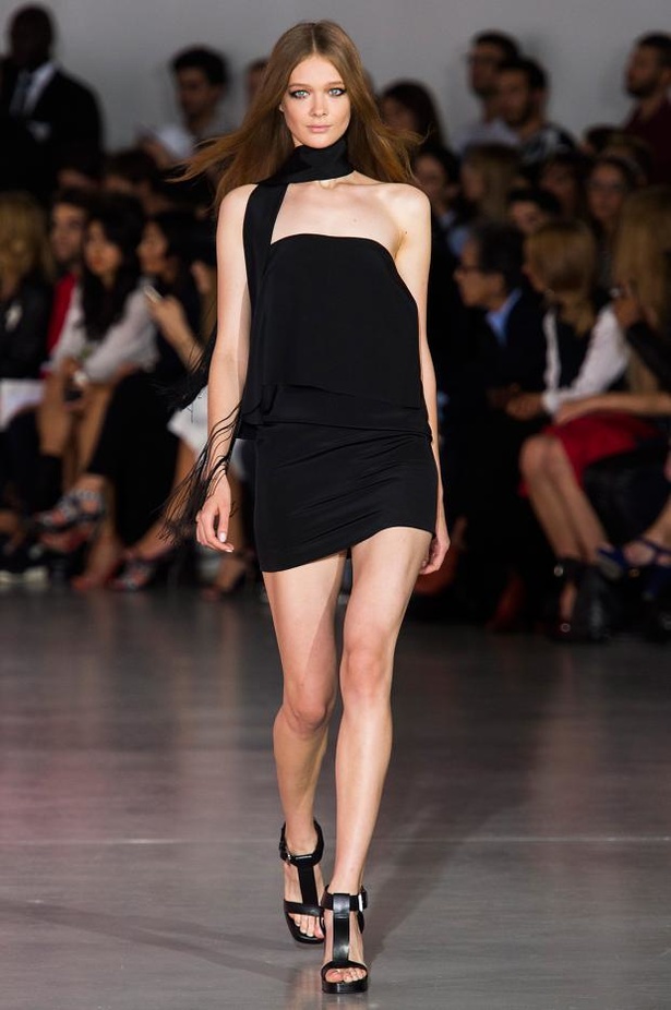 Costume National .. الحرية المتطورة