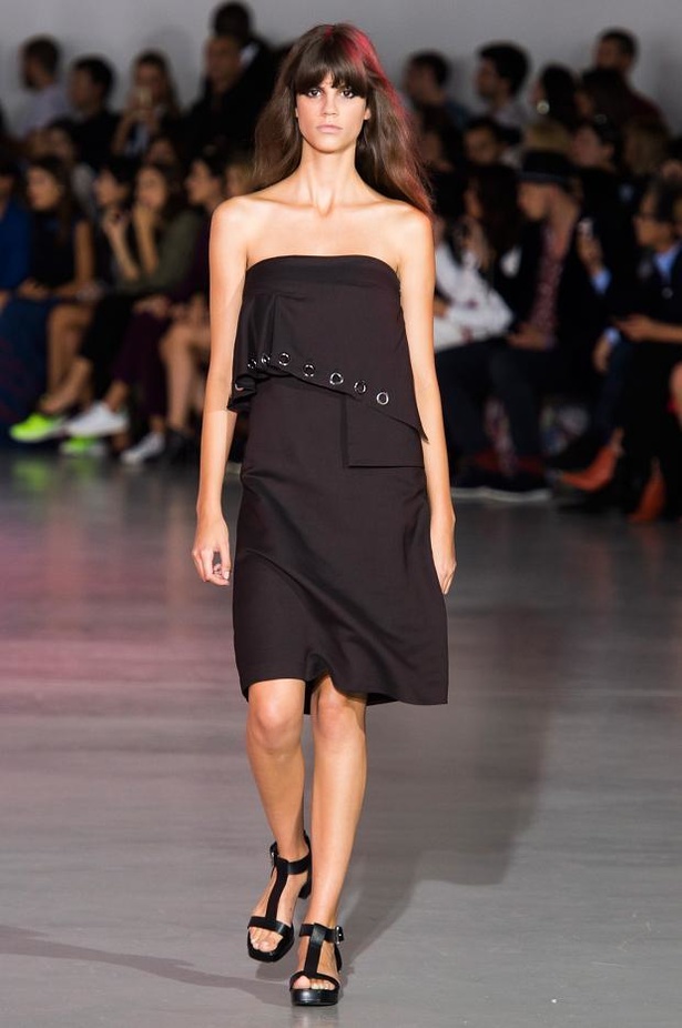 Costume National .. الحرية المتطورة