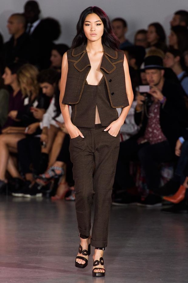 Costume National .. الحرية المتطورة