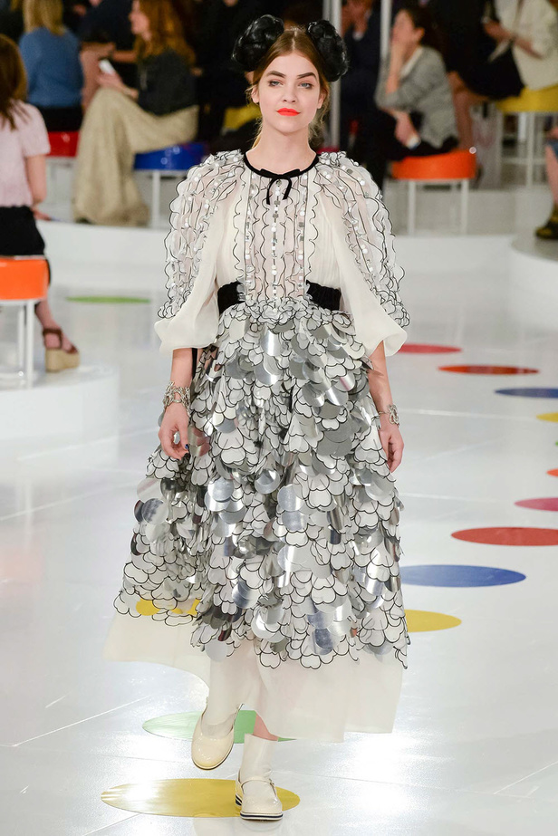 رحلة ساحرة إلى سيول في عرض "Chanel Cruise" 