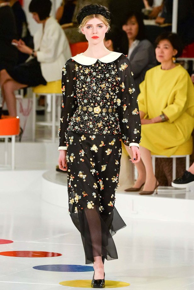 رحلة ساحرة إلى سيول في عرض "Chanel Cruise" 