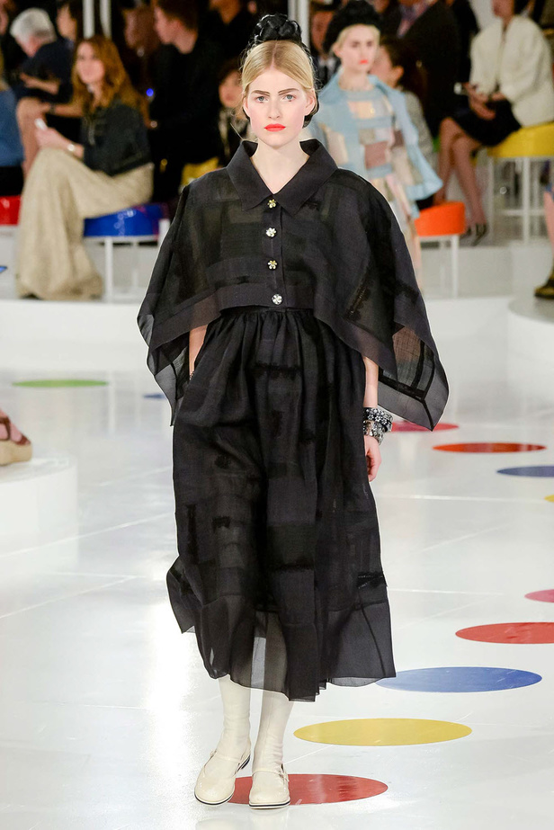 رحلة ساحرة إلى سيول في عرض "Chanel Cruise" 