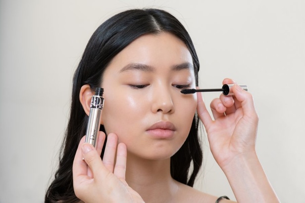 عرض ازياء مجموعة ديور Dior كروز ربيع 2021 يحيي الابداع والمهارات الحرفية