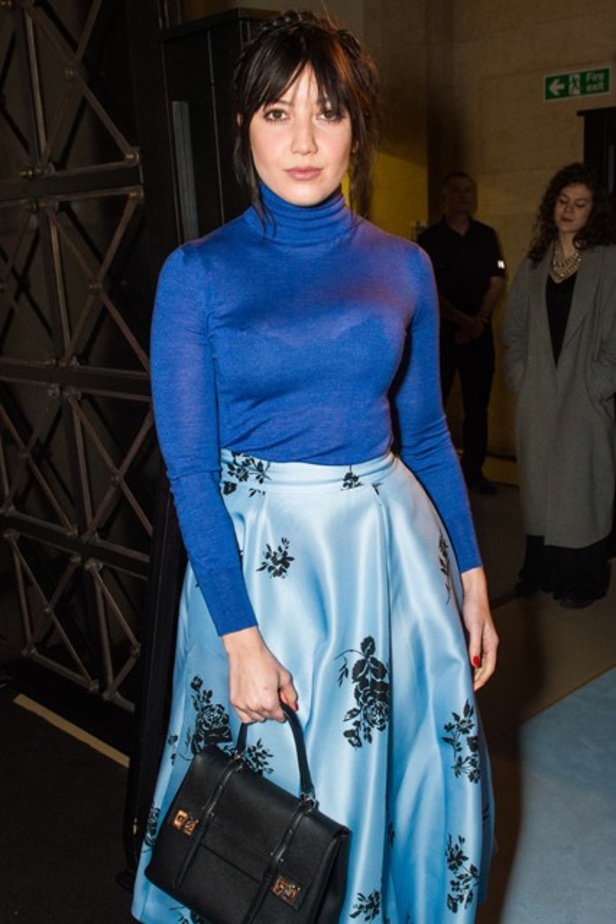 مجموعة Emilia Wickstead.. شتاء بألوان الربيع! 