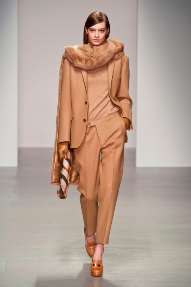 Daks: أزياء عسكرية بلمسات أنثوية