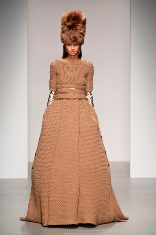 Daks: أزياء عسكرية بلمسات أنثوية