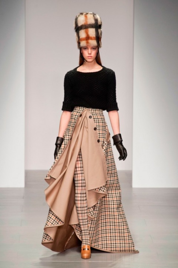 Daks: أزياء عسكرية بلمسات أنثوية