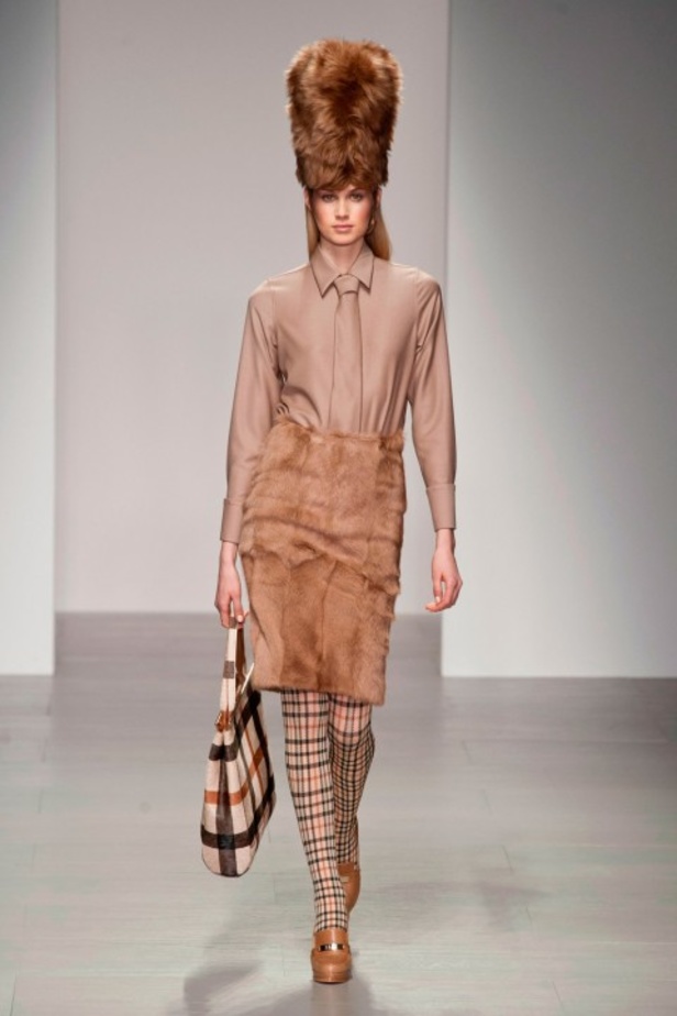 Daks: أزياء عسكرية بلمسات أنثوية