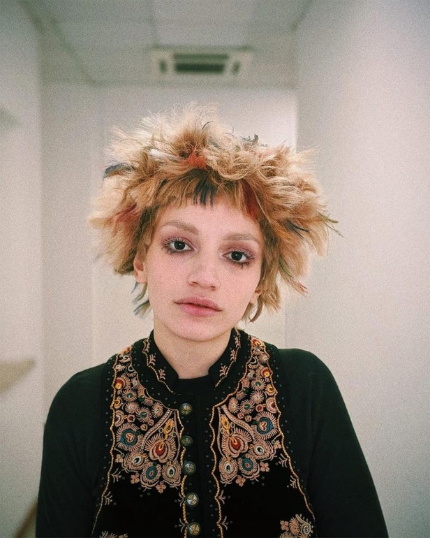 عرض أزياء ديور الهوت كوتور لربيع وصيف 2021 ضمن أسبوع الموضة في باريس