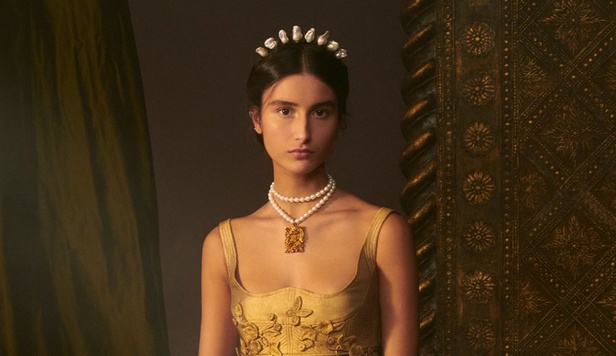 عرض أزياء ديور الهوت كوتور لربيع وصيف 2021 ضمن أسبوع الموضة في باريس