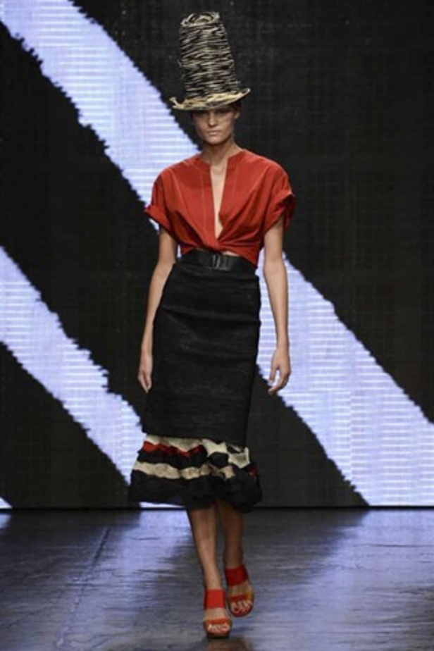 أناقتك العصرية مع Donna Karan