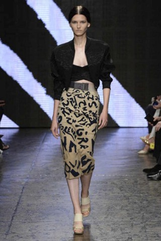 أناقتك العصرية مع Donna Karan