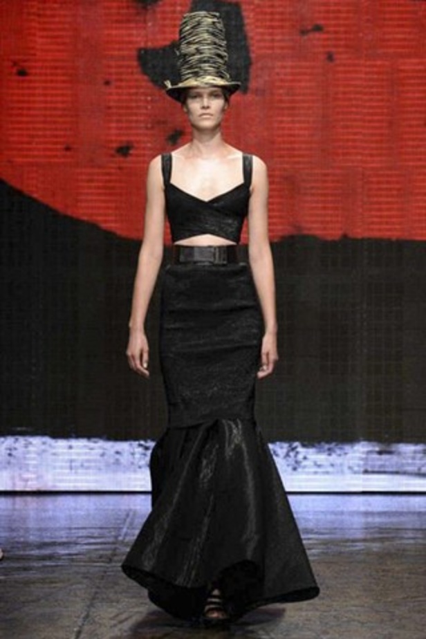 أناقتك العصرية مع Donna Karan