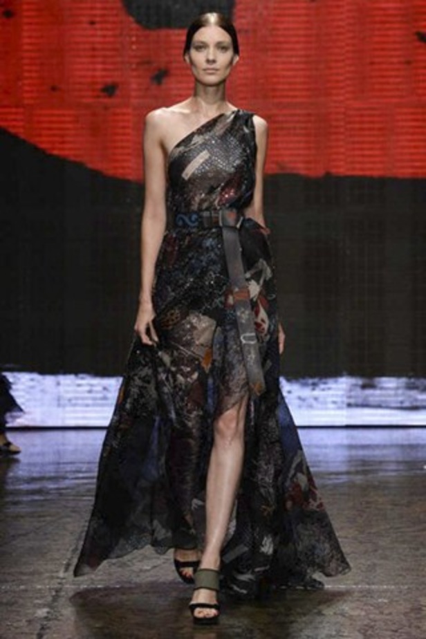 أناقتك العصرية مع Donna Karan