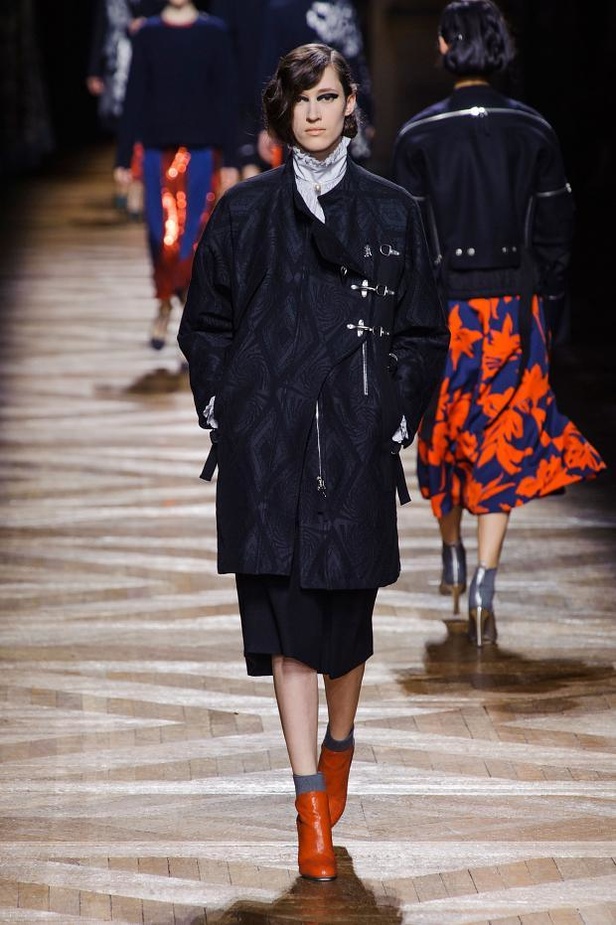 Dries Van Noten... أناقة الخطوط الوهمية