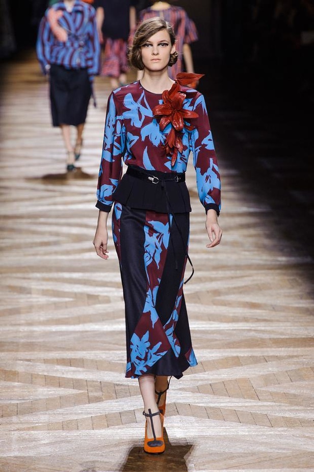 Dries Van Noten... أناقة الخطوط الوهمية