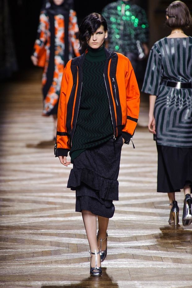 Dries Van Noten... أناقة الخطوط الوهمية