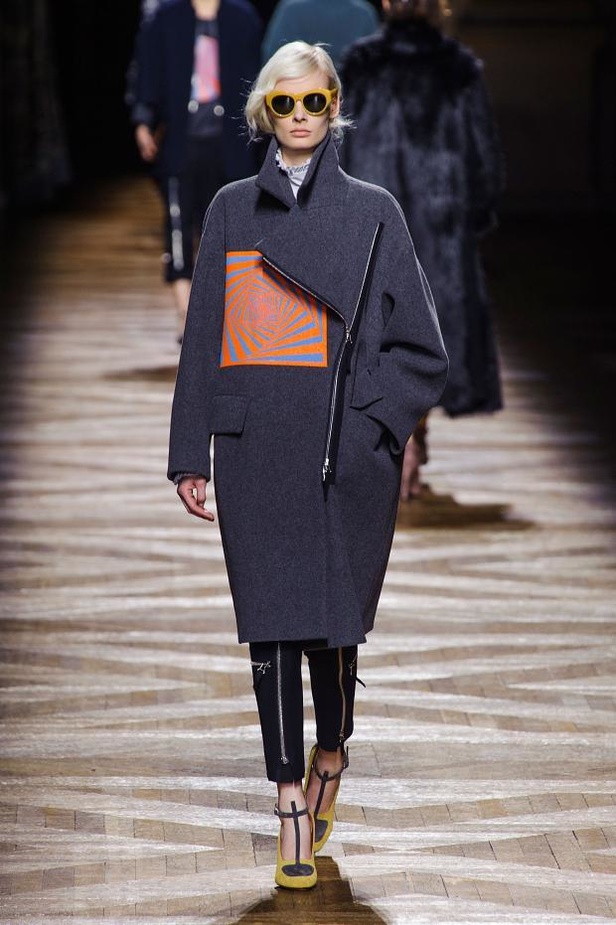 Dries Van Noten... أناقة الخطوط الوهمية