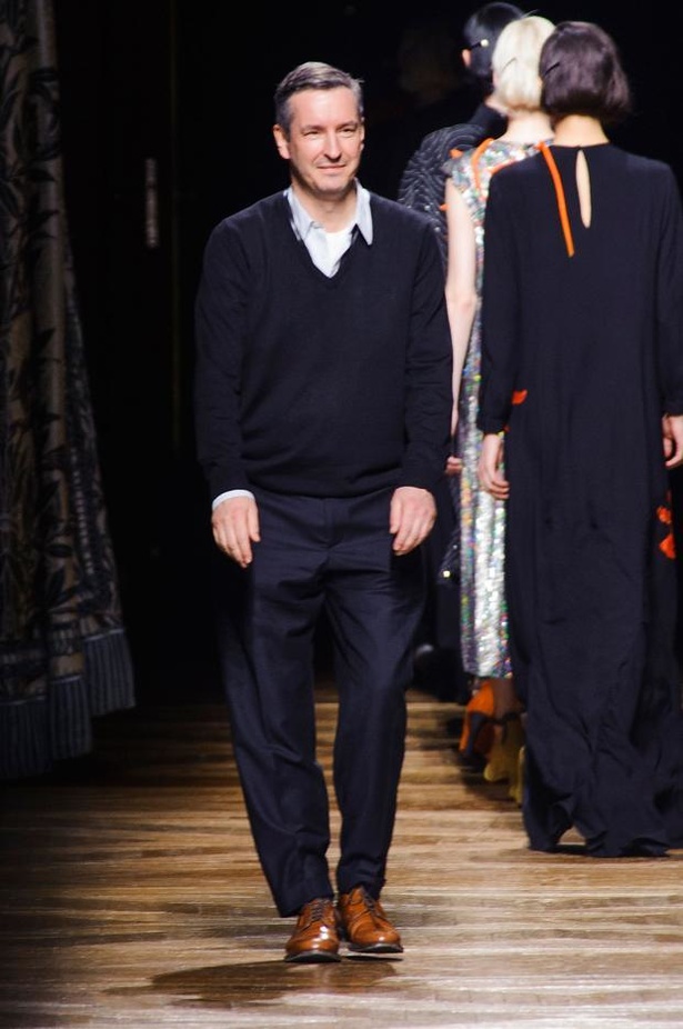 Dries Van Noten... أناقة الخطوط الوهمية