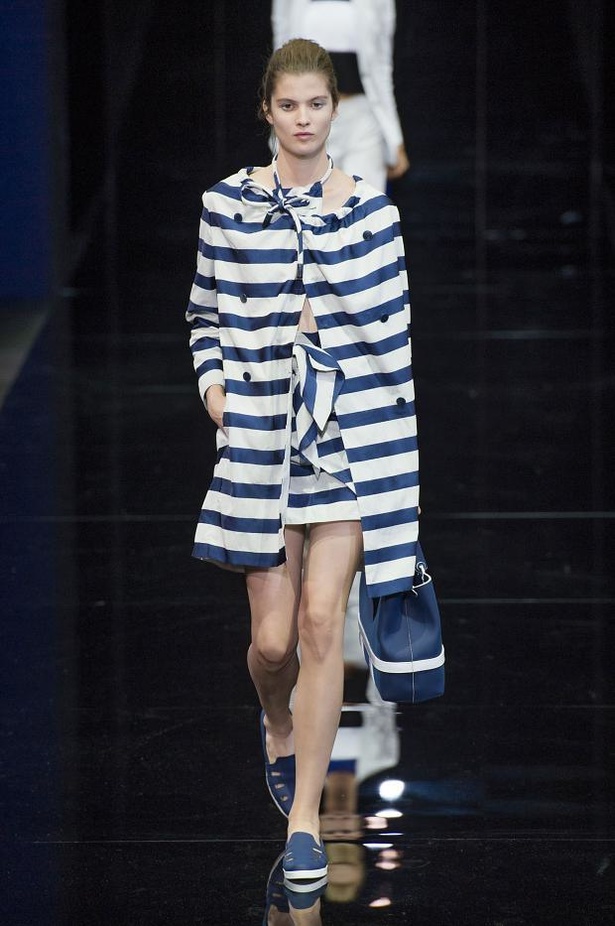 Emporio Armani .. كل غموض الأزرق وسحره