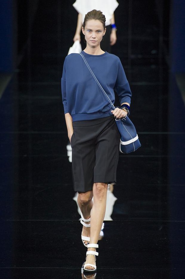 Emporio Armani .. كل غموض الأزرق وسحره