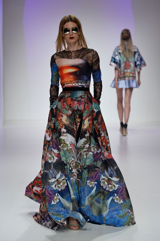 عرض ازياء Hussein Bazaza لربيع و صيف 2016