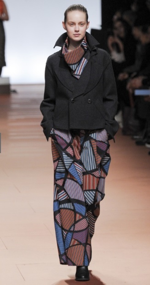 Issey Miyake يواجه خريف 2014 بابتسامة مشرقة 