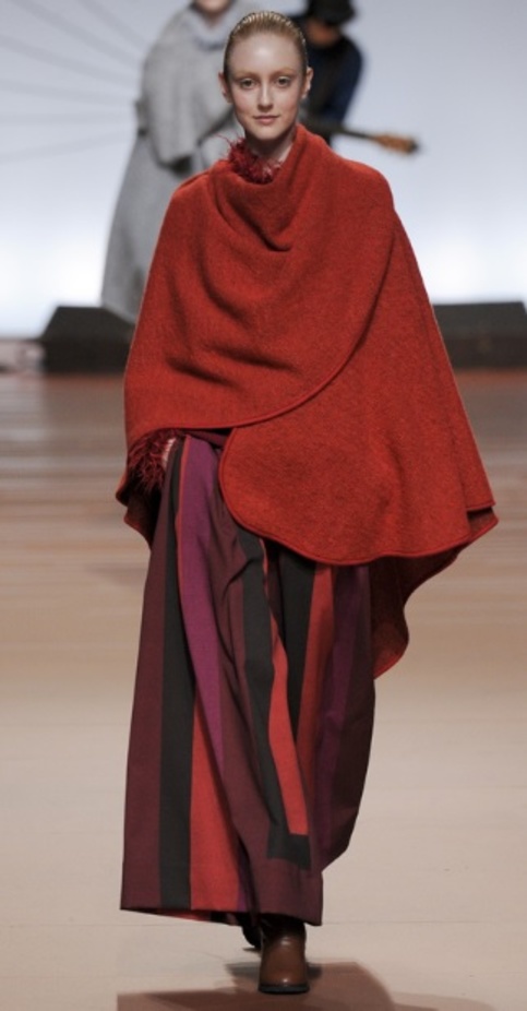 Issey Miyake يواجه خريف 2014 بابتسامة مشرقة 