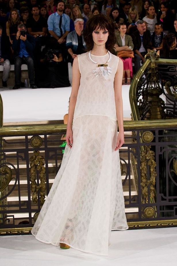 John Galliano .. أزهري كغابة صيفية مرحة