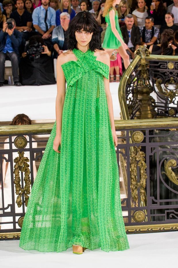 John Galliano .. أزهري كغابة صيفية مرحة