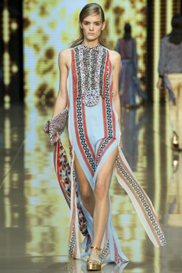 مزيد من الطبعات في عرض Just Cavalli لربيع وصيف 2015