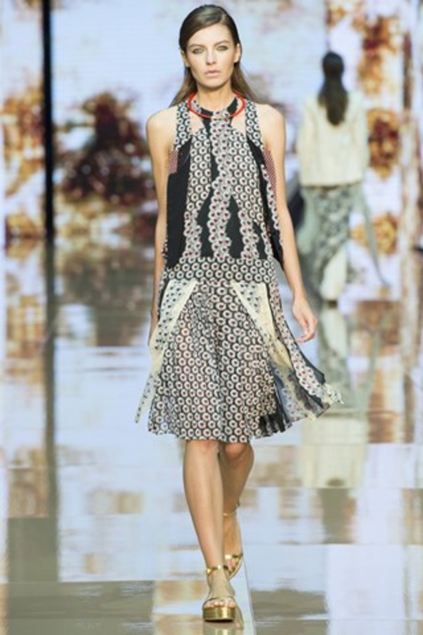 مزيد من الطبعات في عرض Just Cavalli لربيع وصيف 2015