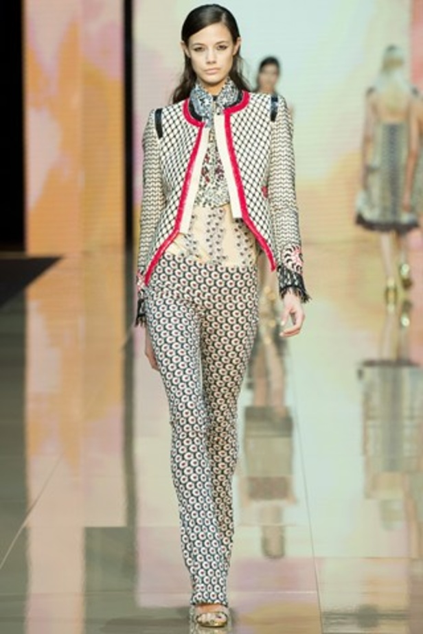 مزيد من الطبعات في عرض Just Cavalli لربيع وصيف 2015